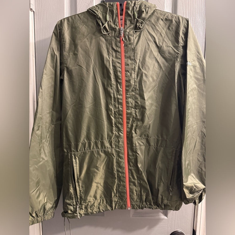 Columbia Sportswear Women's hooded nylon lightweight jacket in green Size Small